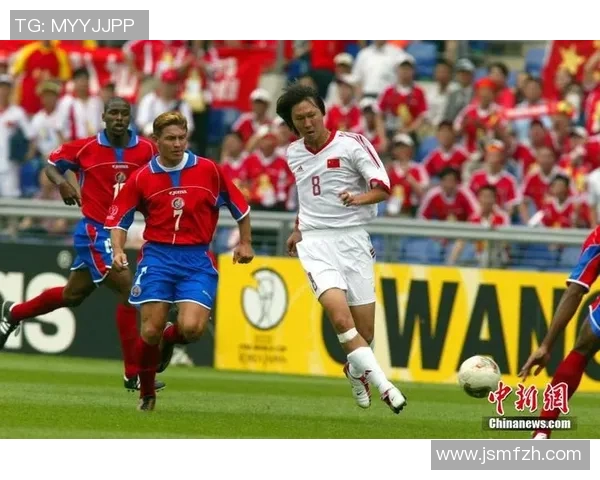 中国足球明星李铁的辉煌历程与对足球事业的贡献分析